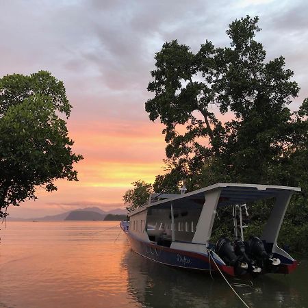 Nomad Divers Bangka Likupang Bagian luar foto